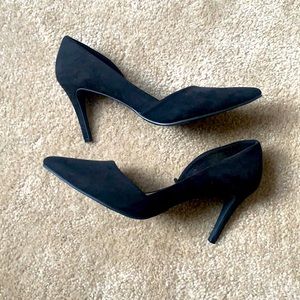 Classy black pumps / heels - never worn
